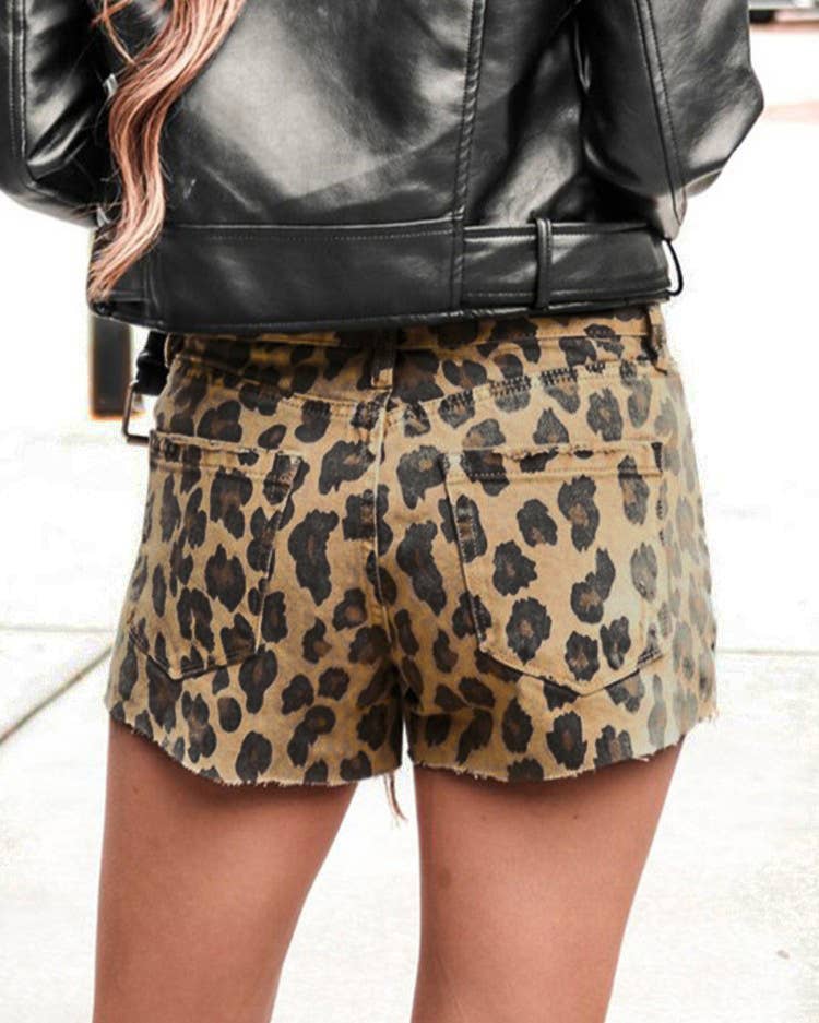 LEOPARD PRINT FRAYED HEM DENIM SHORTS