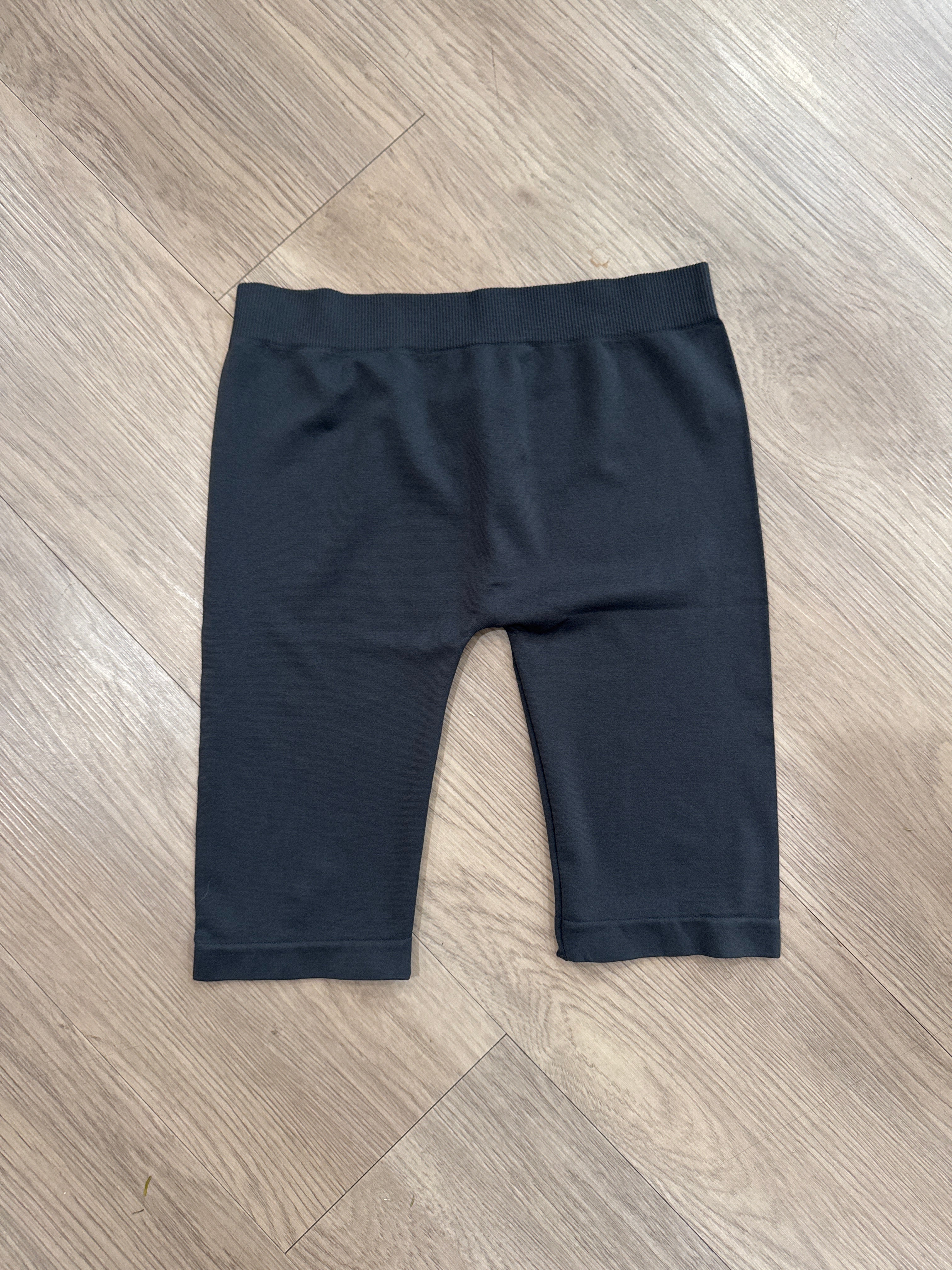 ONESIZE SEAMLESS GREY BIKER SHORT