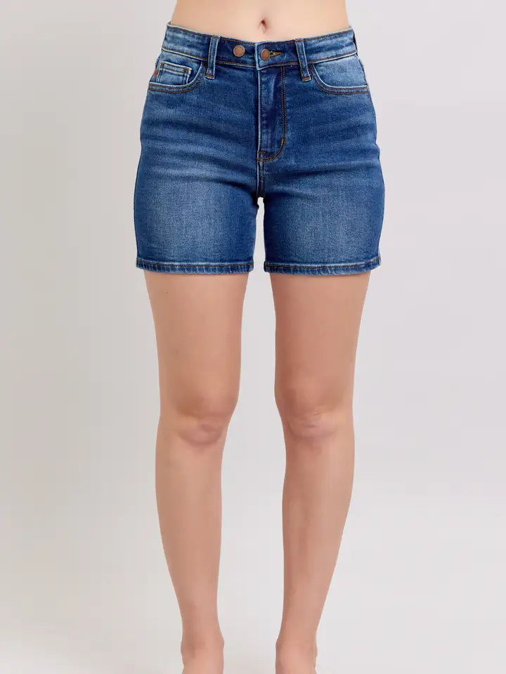 JUDY BLUE HIGH WAISTED 2 BUTTON MID LENGHT DAD SHORTS