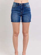 JUDY BLUE HIGH WAISTED 2 BUTTON MID LENGHT DAD SHORTS