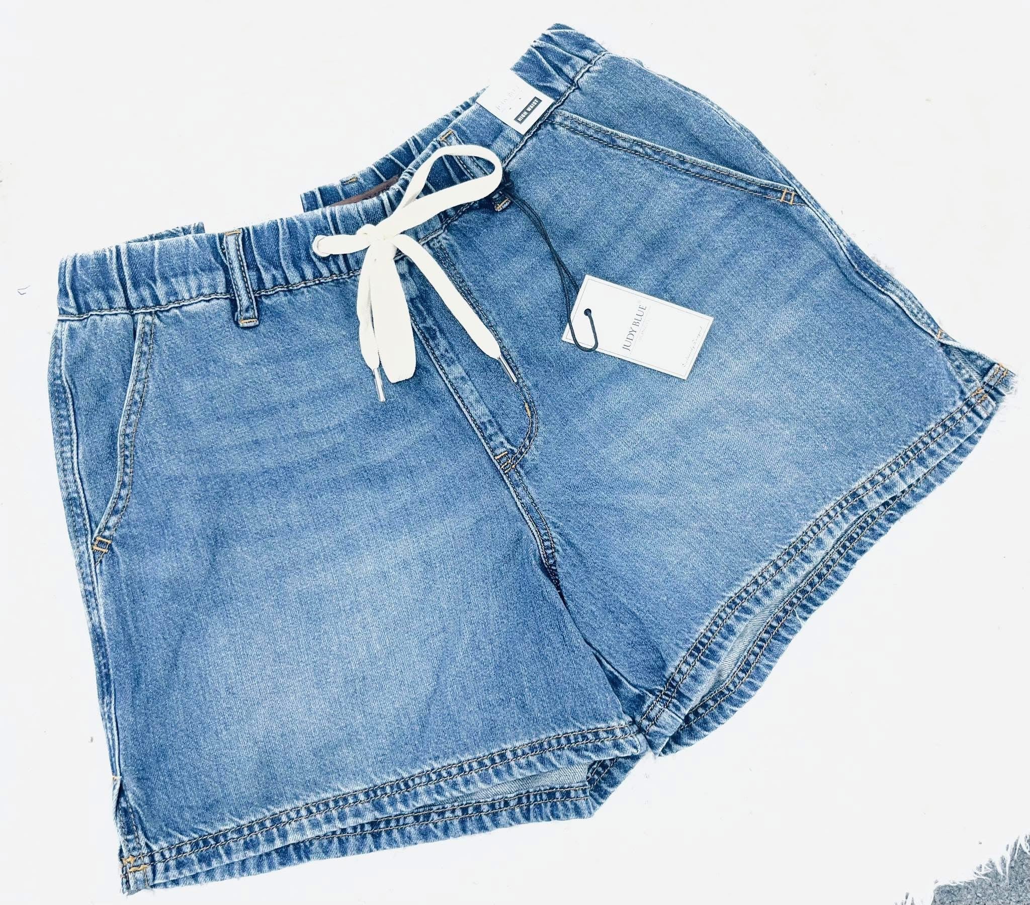 JUDY BLUE DRAWSTRING LOOSE FIT SHORTS