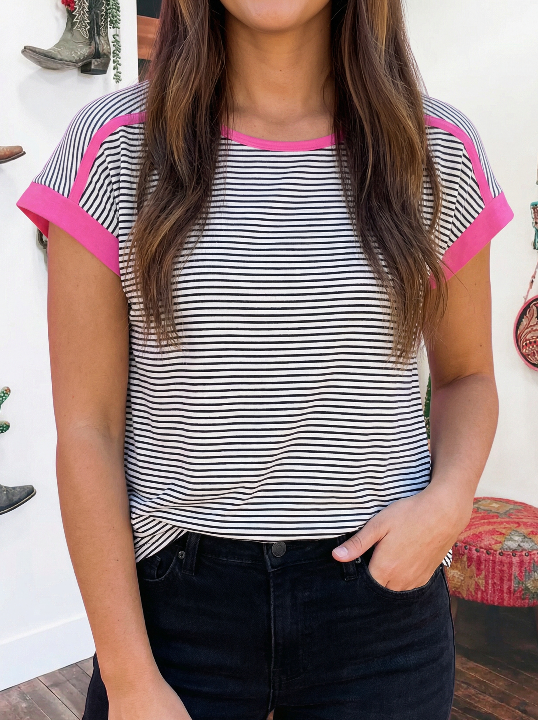 STRIPE CONTRAST TRIM ROUND NECK TEE